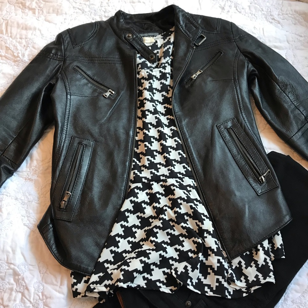 Francesca’s (everly) houndstooth peplum top